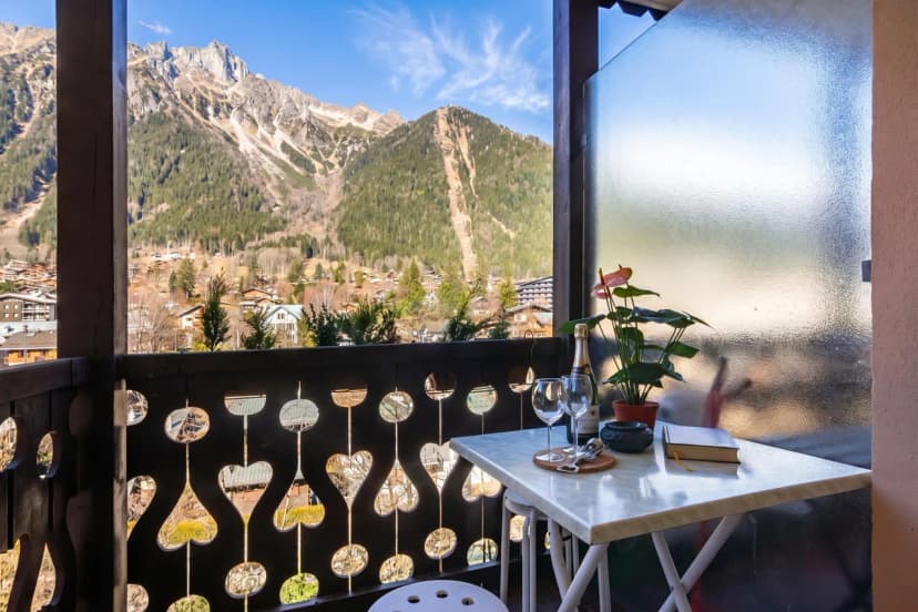 Cham Sud Rivière 407 Mountain-View Balcony sleeps 4