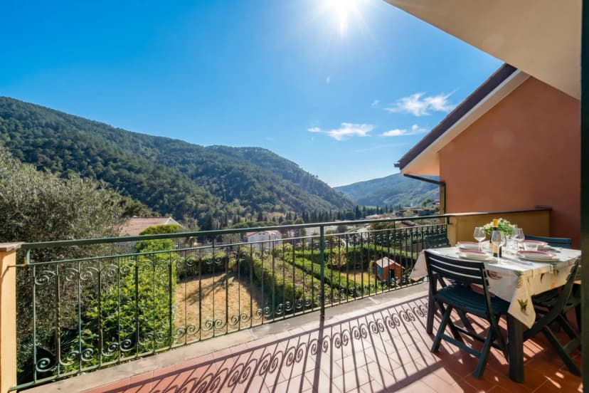 Peaceful Apartment with Terrace In Deiva Marina