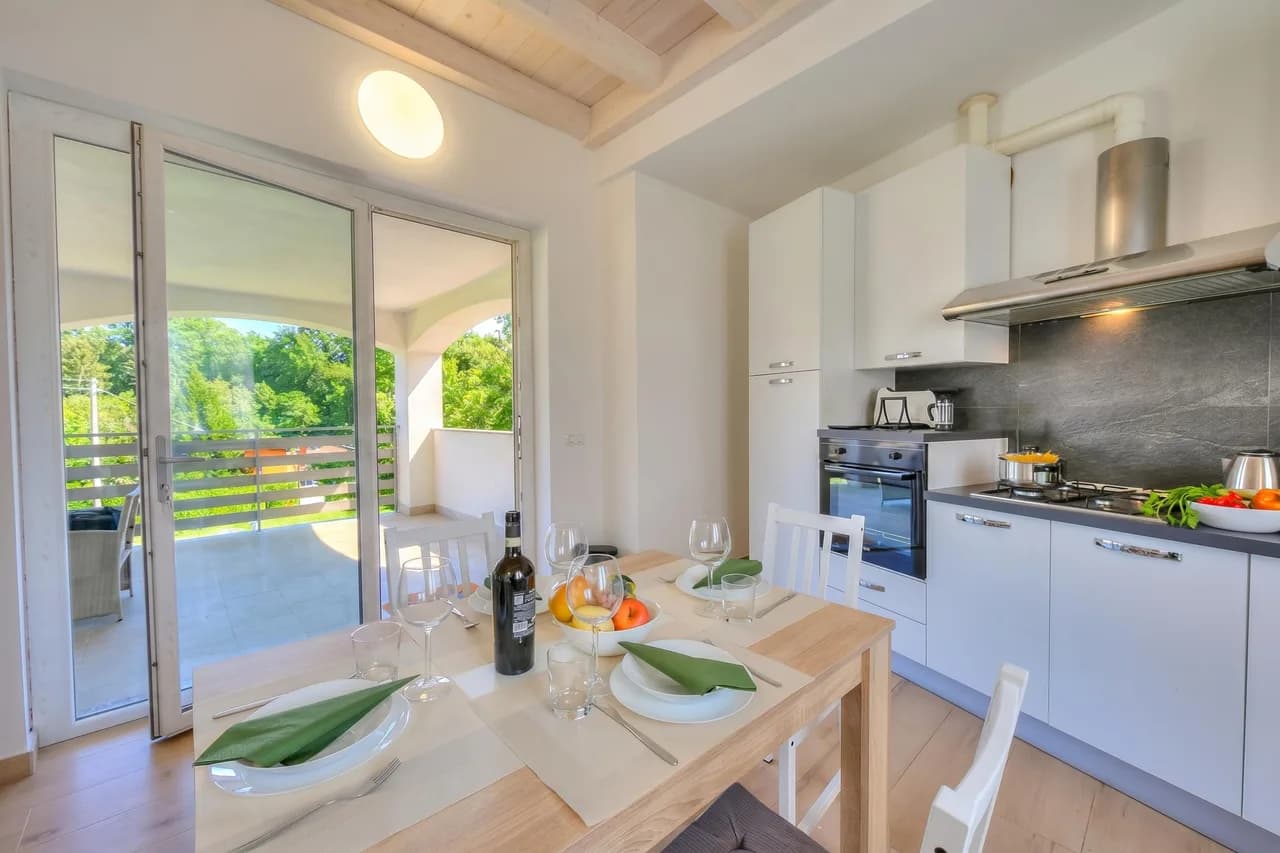 Sunflower Terrace Apartment in Leggiuno, Lombardy, Italy photo 4