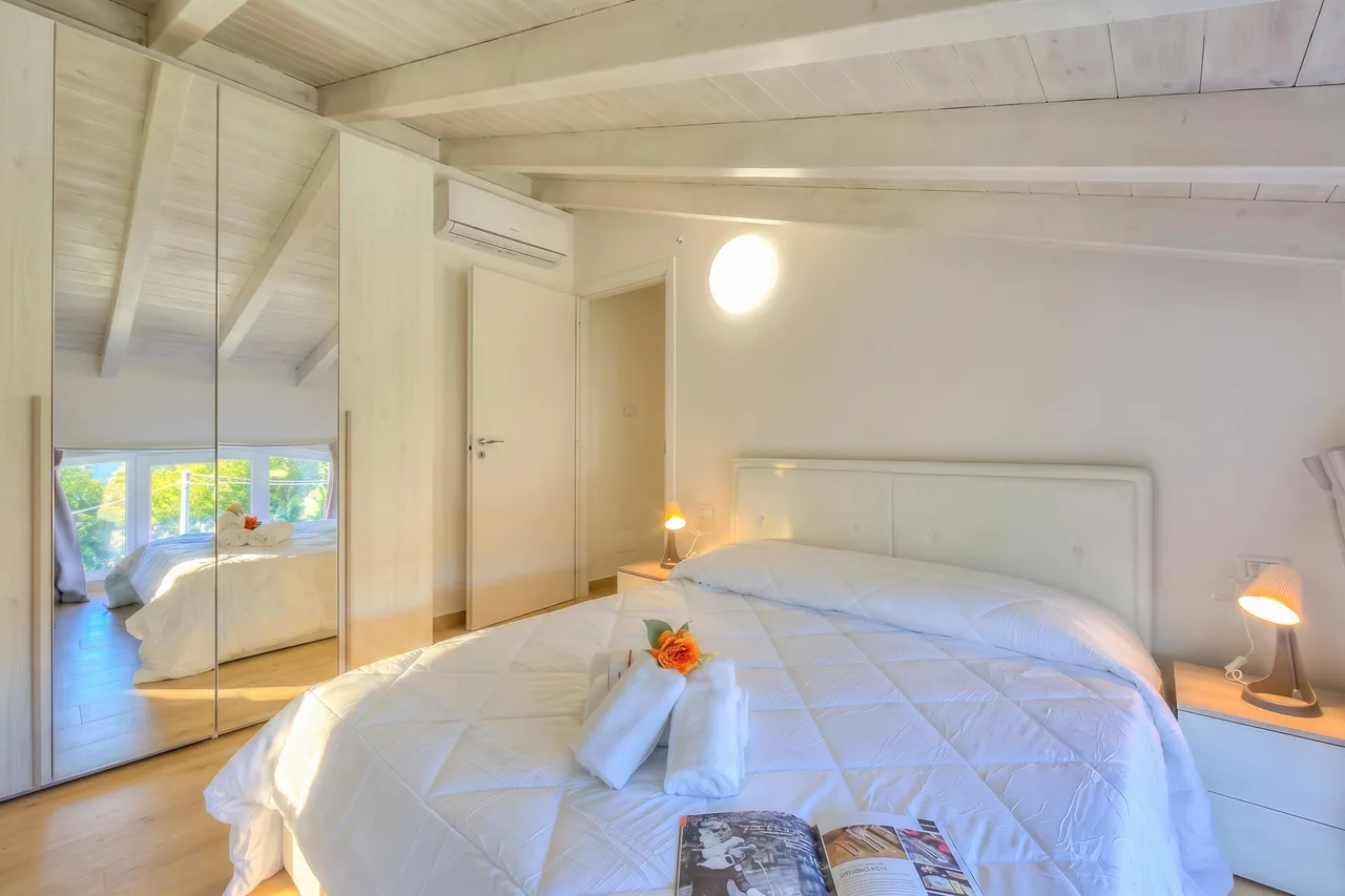 Sunflower Terrace Apartment in Leggiuno, Lombardy, Italy photo 5