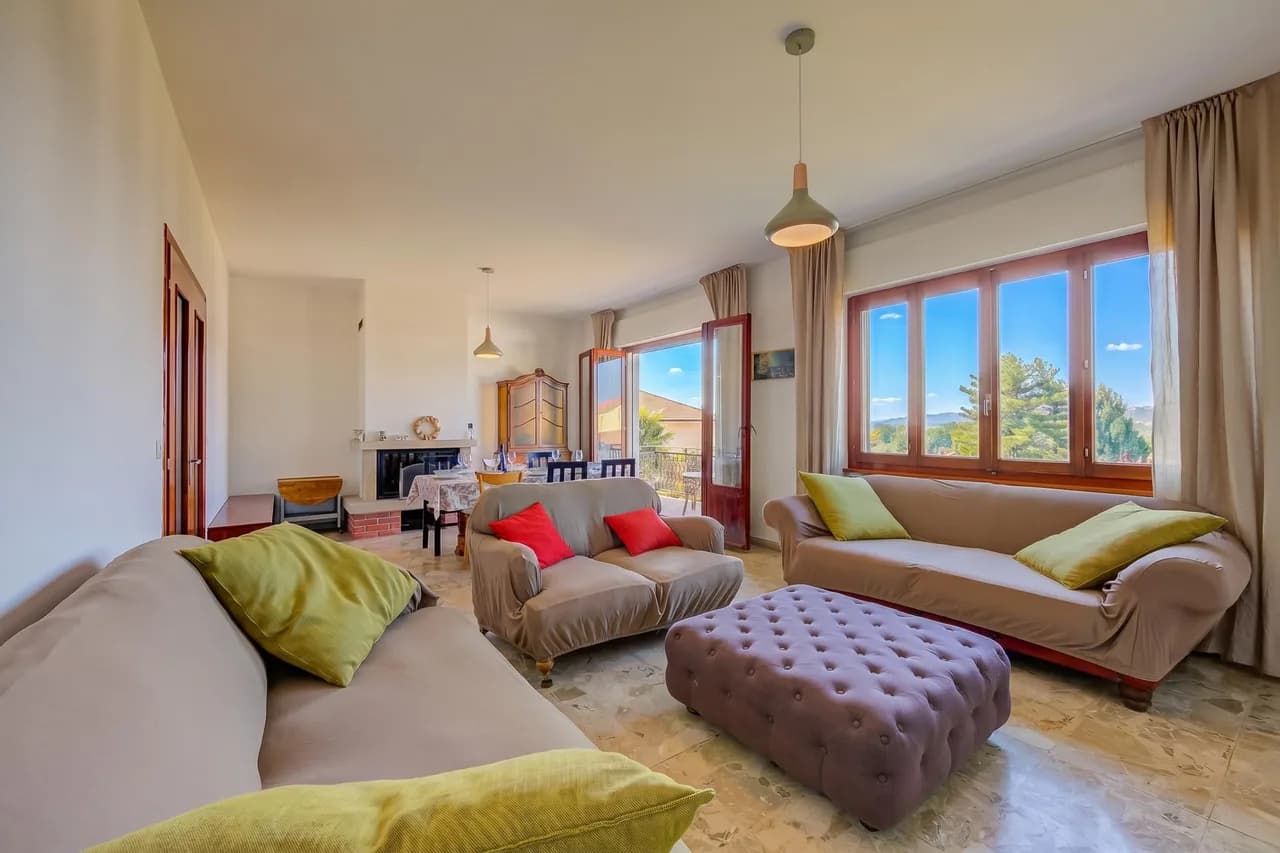 Garden-Adjacent Family Apartment in Ispra photo 2