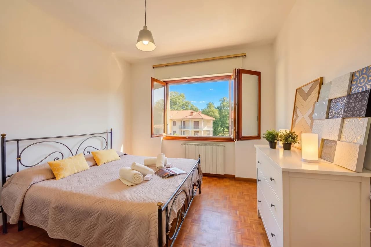 Garden-Adjacent Family Apartment in Ispra photo 5