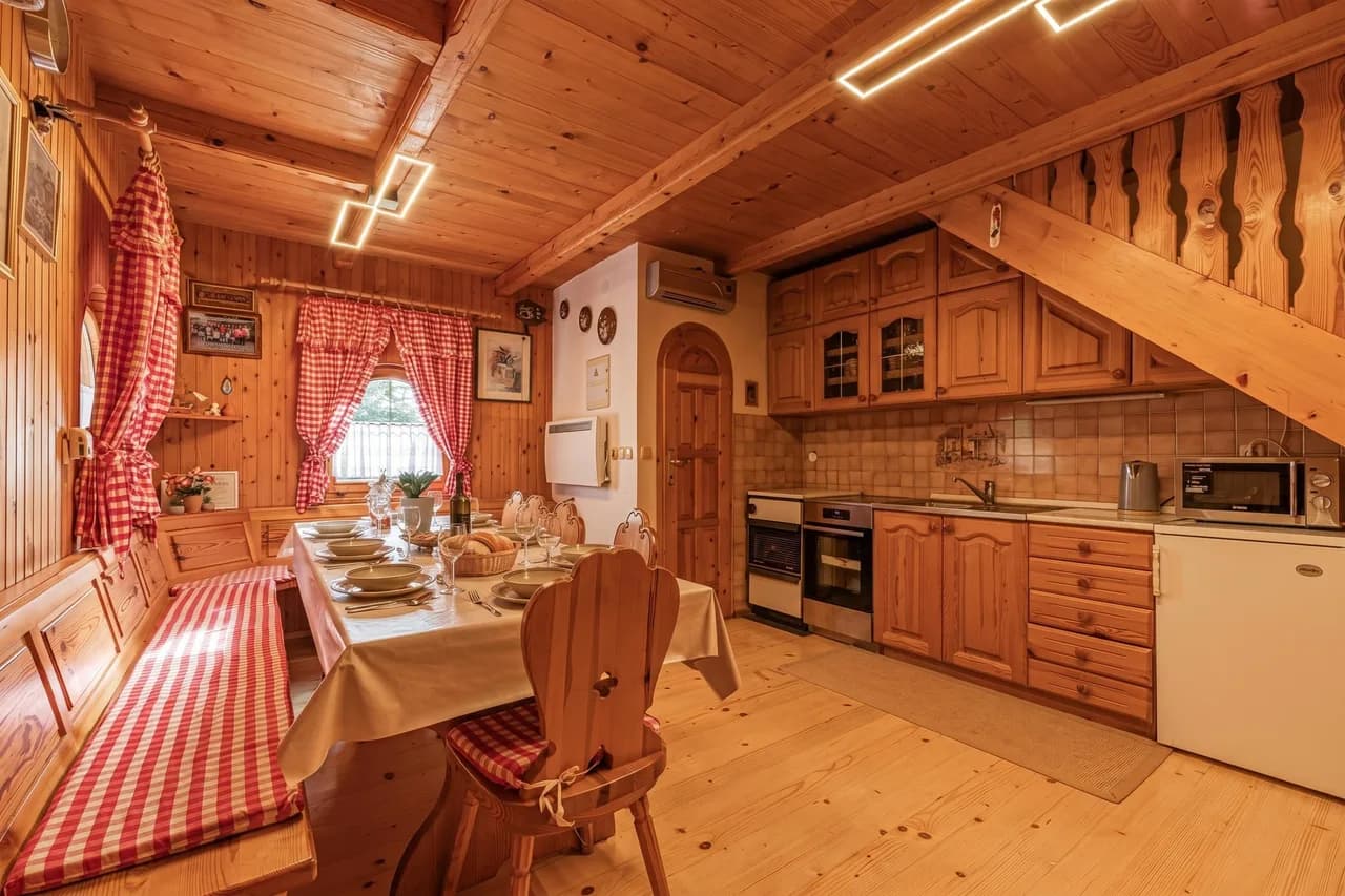 Rudnica Hill Lodge with Private Garden photo 2