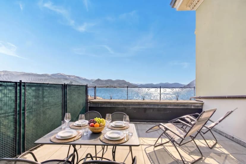 Rooftop - AC, Lake View with Terrace