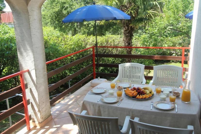 Beach Garden Apartment 2 with Private Parking