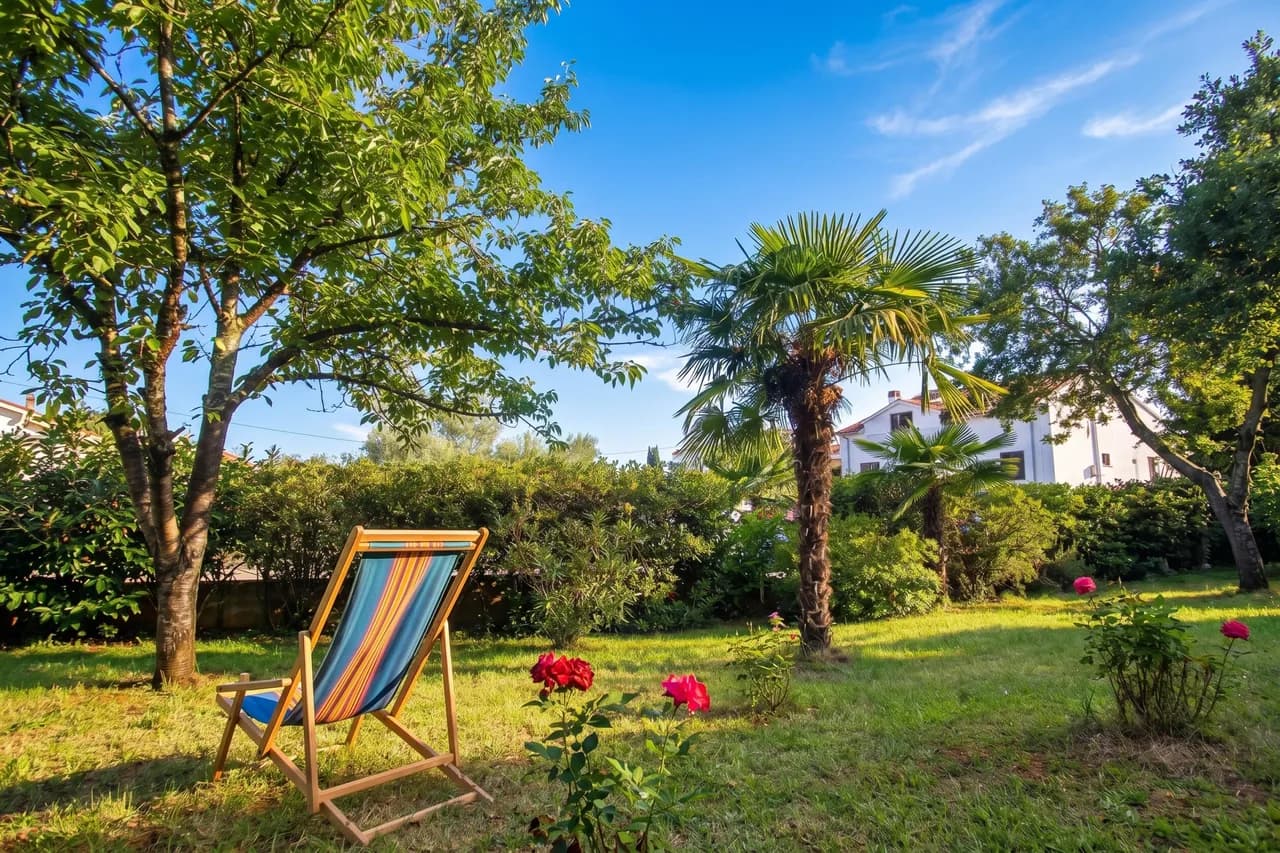 Beach Garden Apartment 2 with Private Parking photo 2