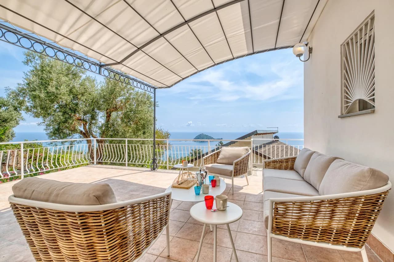 Elegant Pool Villa in Alassio photo 2