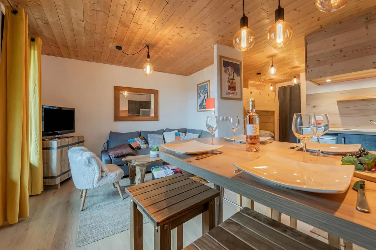 Cham Sud Iris359 Studio | Balcony & Views | 4 photo 3