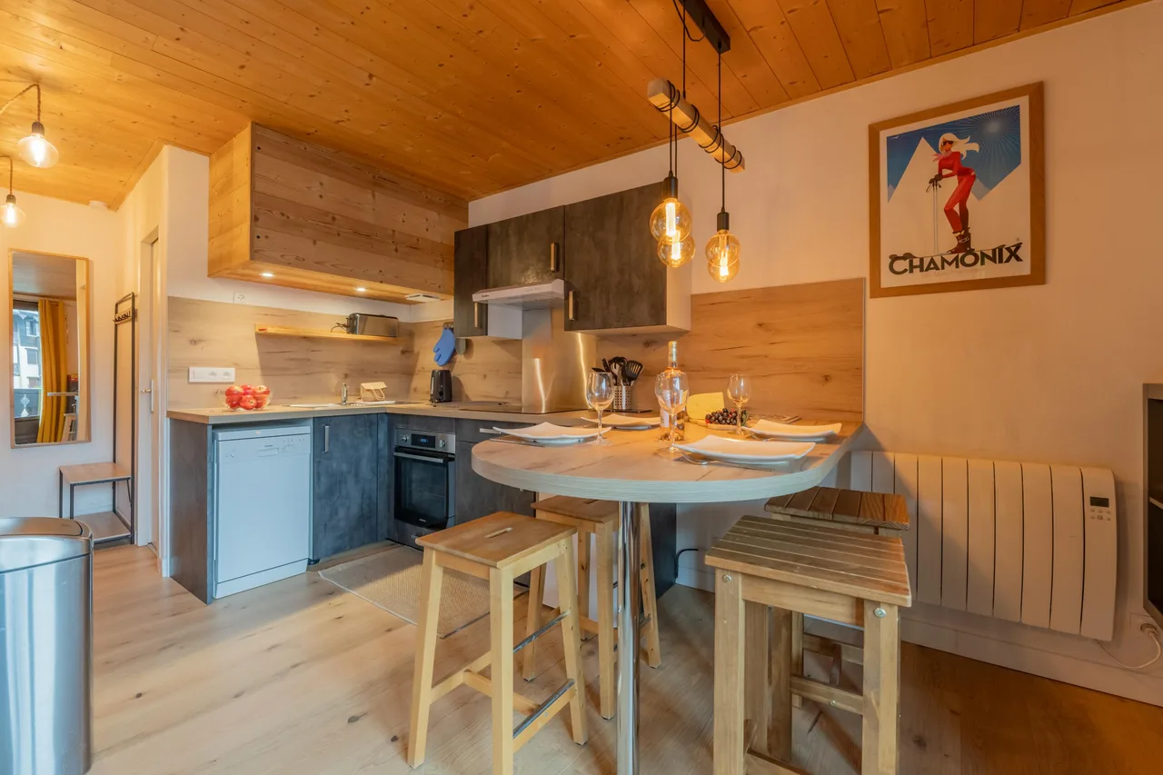 Cham Sud Iris359 Studio | Balcony & Views | 4 photo 5