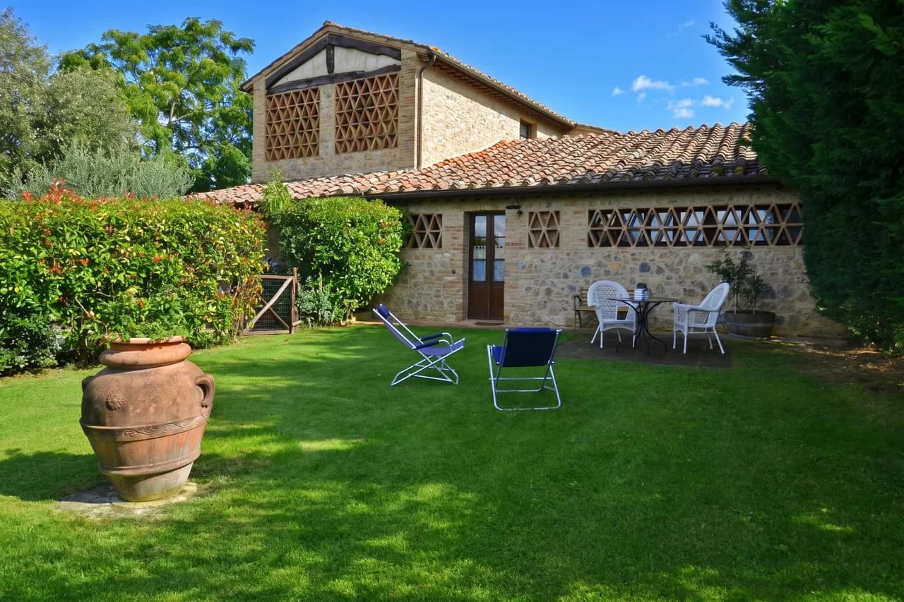 Charming Vacation Home in San Gimignano photo 3