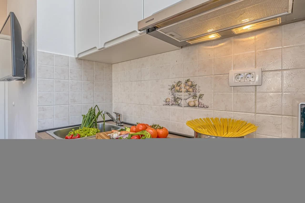 Beachside Apartment in Okrug Gornji photo 5