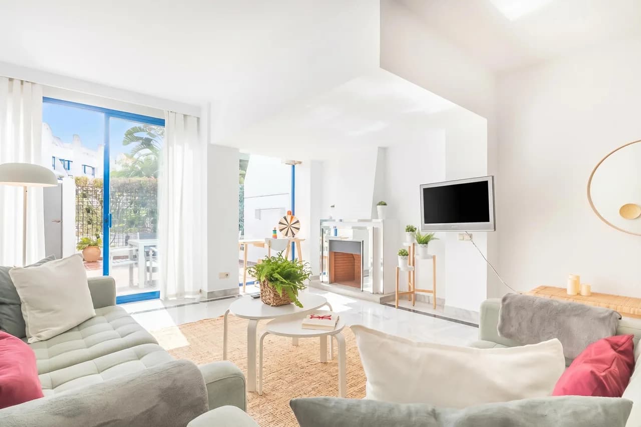 Seafront Pool Apartment in Marbella photo 3