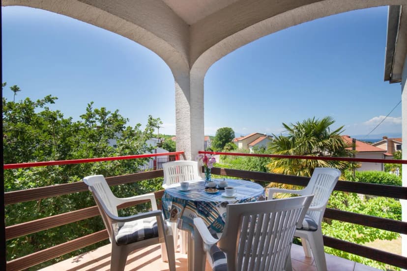 Beach Garden Apartment 3 with Private Parking
