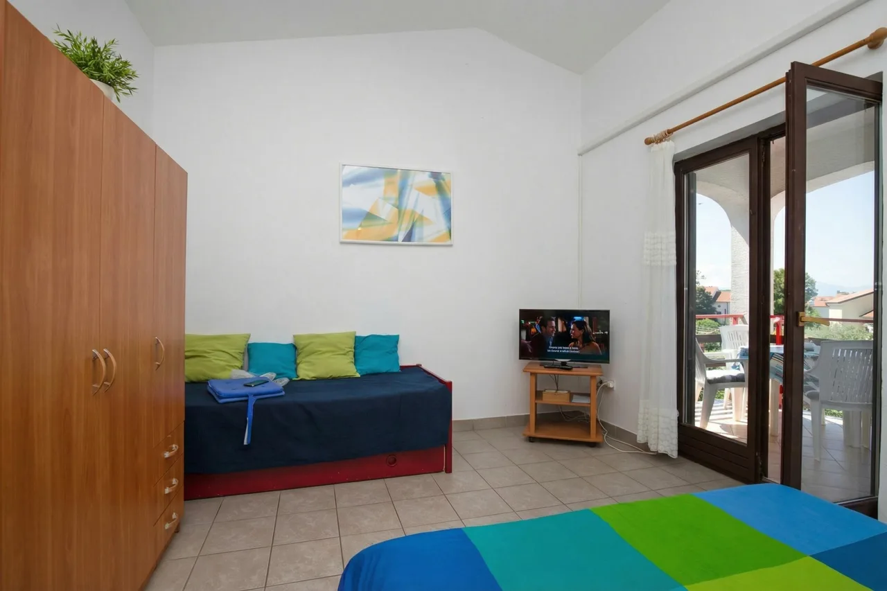 Beach Garden Apartment 3 with Private Parking photo 4