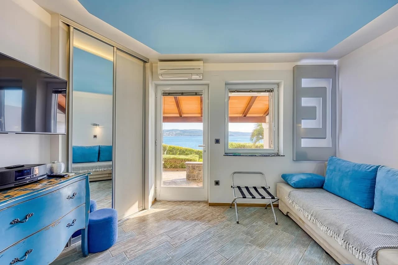 Poolside Apartment with Sea View in Ankaran photo 4
