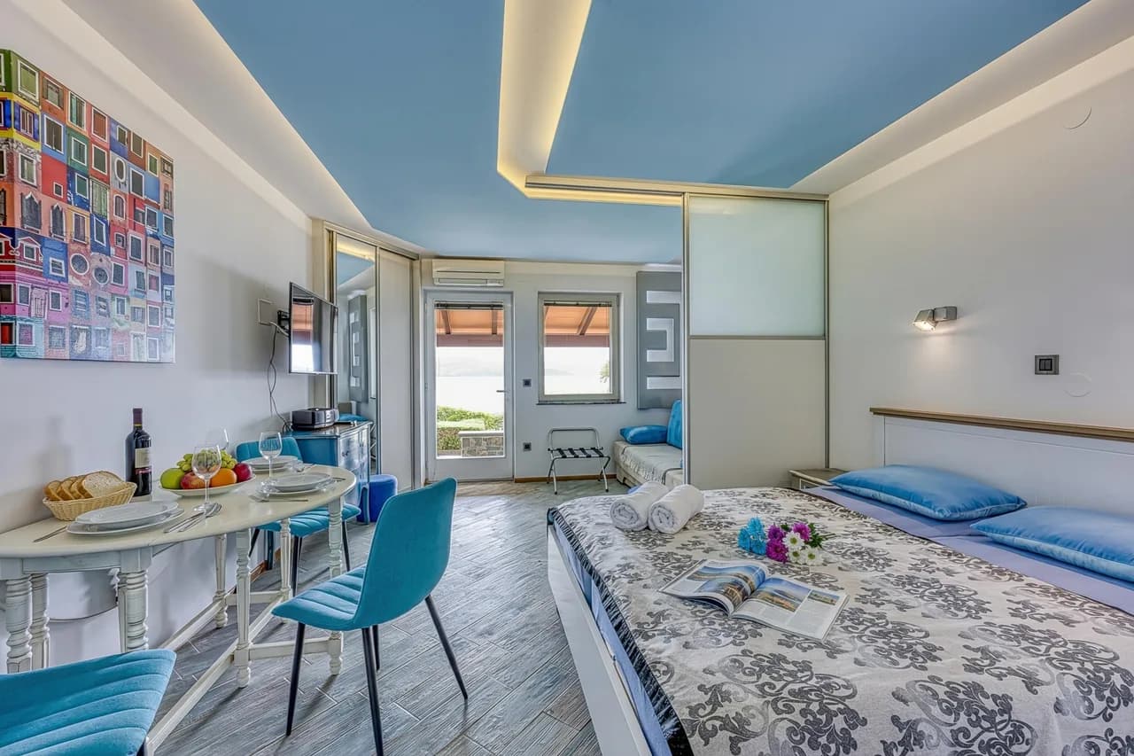 Poolside Apartment with Sea View in Ankaran photo 5