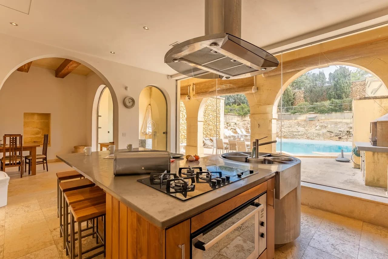Charming Poolside Vacation Home in Xagħra Gozo photo 3