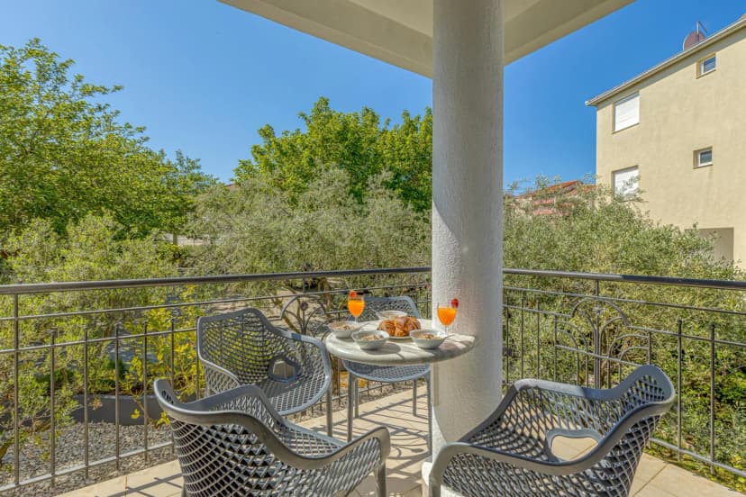Apartment Tonka 220m from the beach