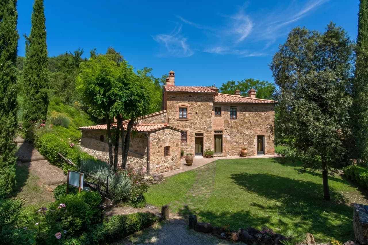 Expansive Garden Villa in Montaione Florence Italy photo 2
