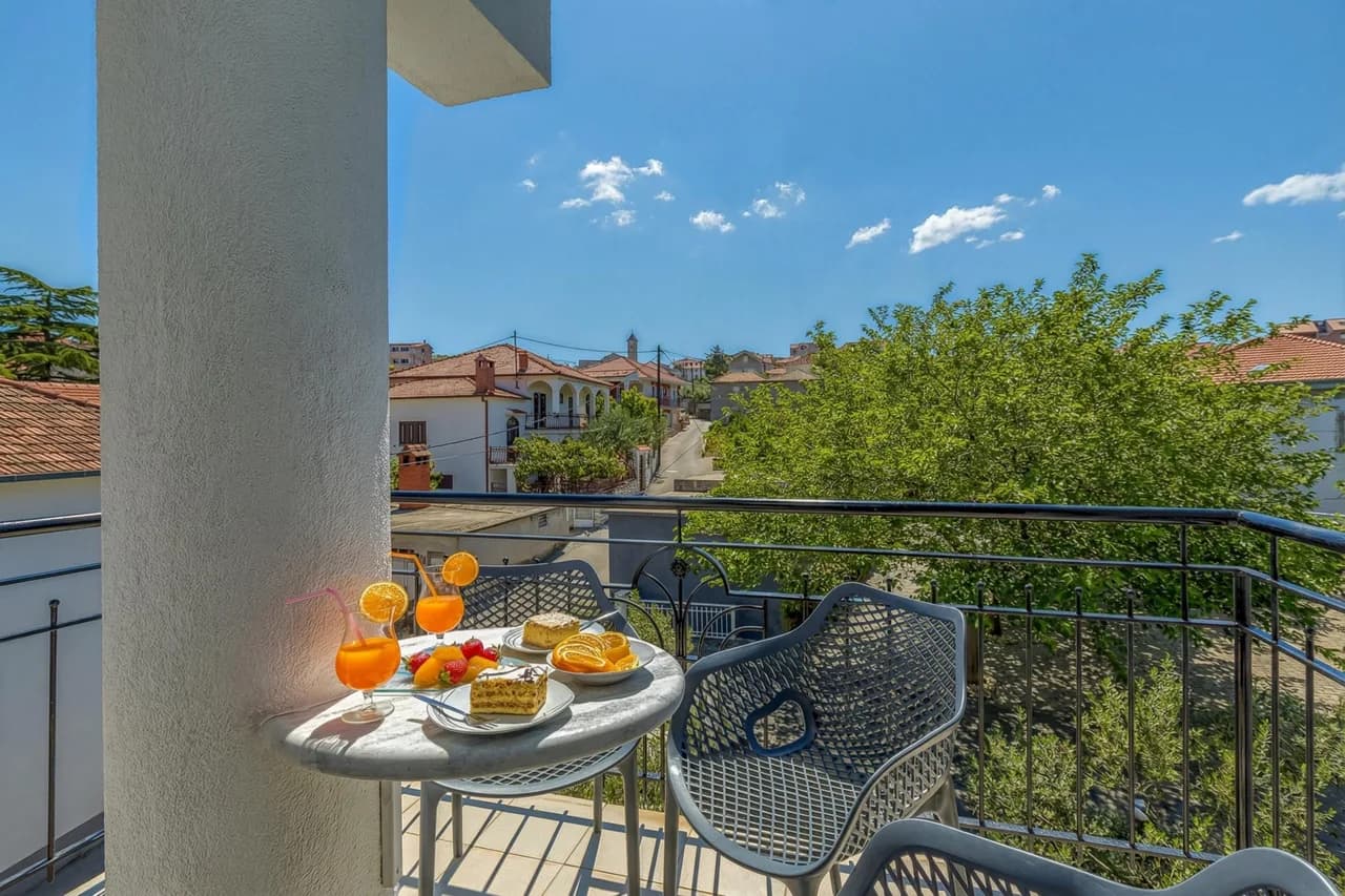 Beachside Apartment in Okrug Gornji, Split-Dalmatia, Croatia photo 2