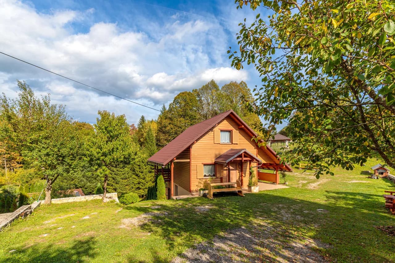 Chalet With Private Whirlpool In Zavrh