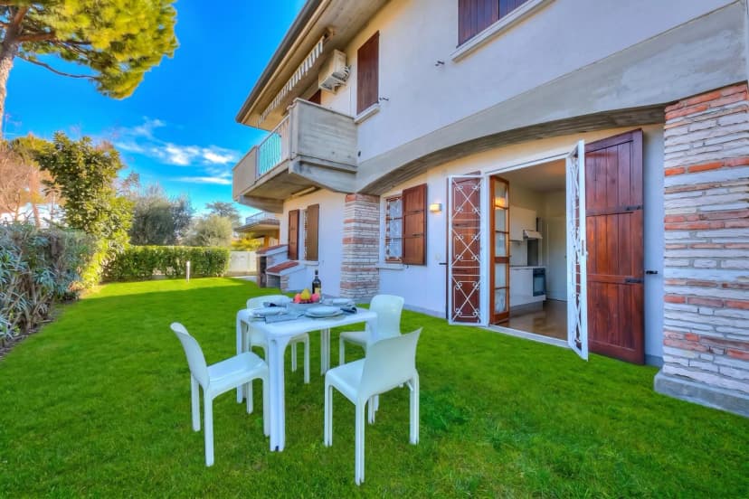 Villa Fiorita - Apt 2 - Margherita near lake, shops & AC