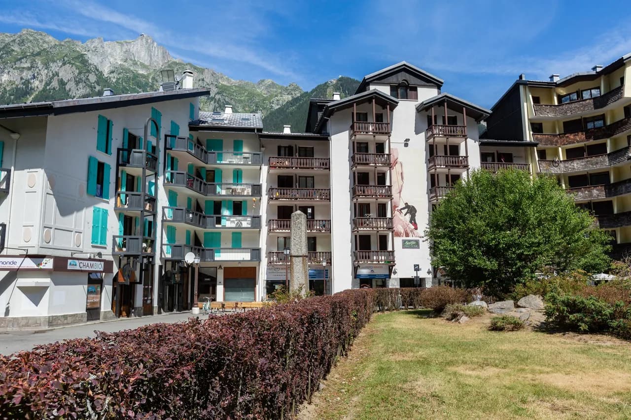Ski-In Ski-Out Apartment in Chamonix