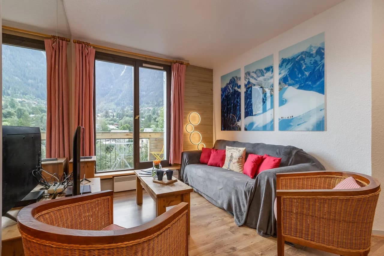 Ski-In Ski-Out Apartment in Chamonix photo 2