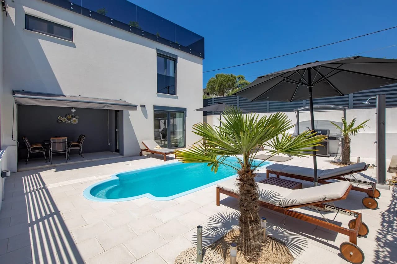 Modern Vacation Home with Pool in Primorje-Gorski Kotar