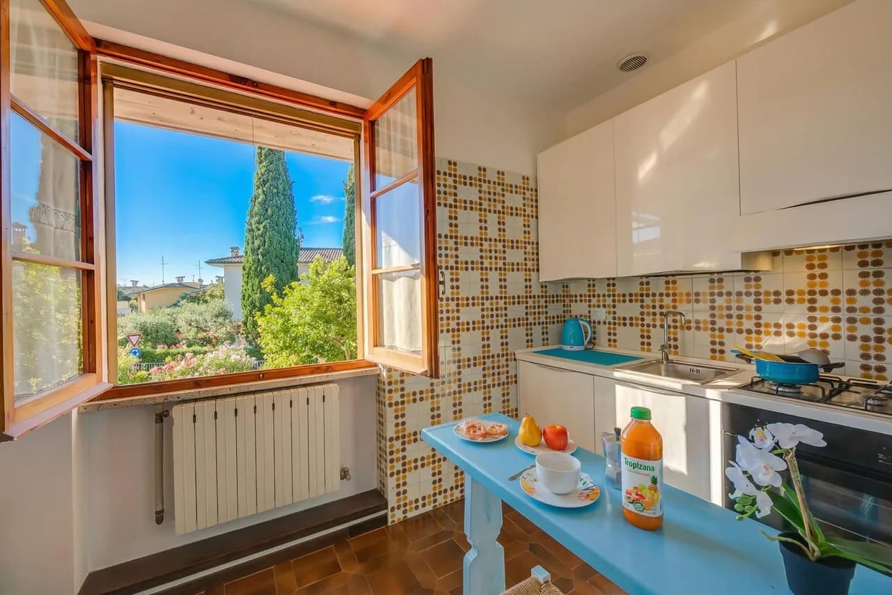 Villa Fiorita - Apt 3 - Ortensia near lake, shops & AC photo 4