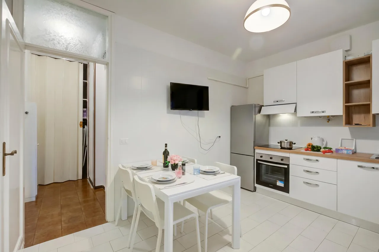 Villa Fiorita - Apt 1 - Violetta near lake, shops & AC photo 3