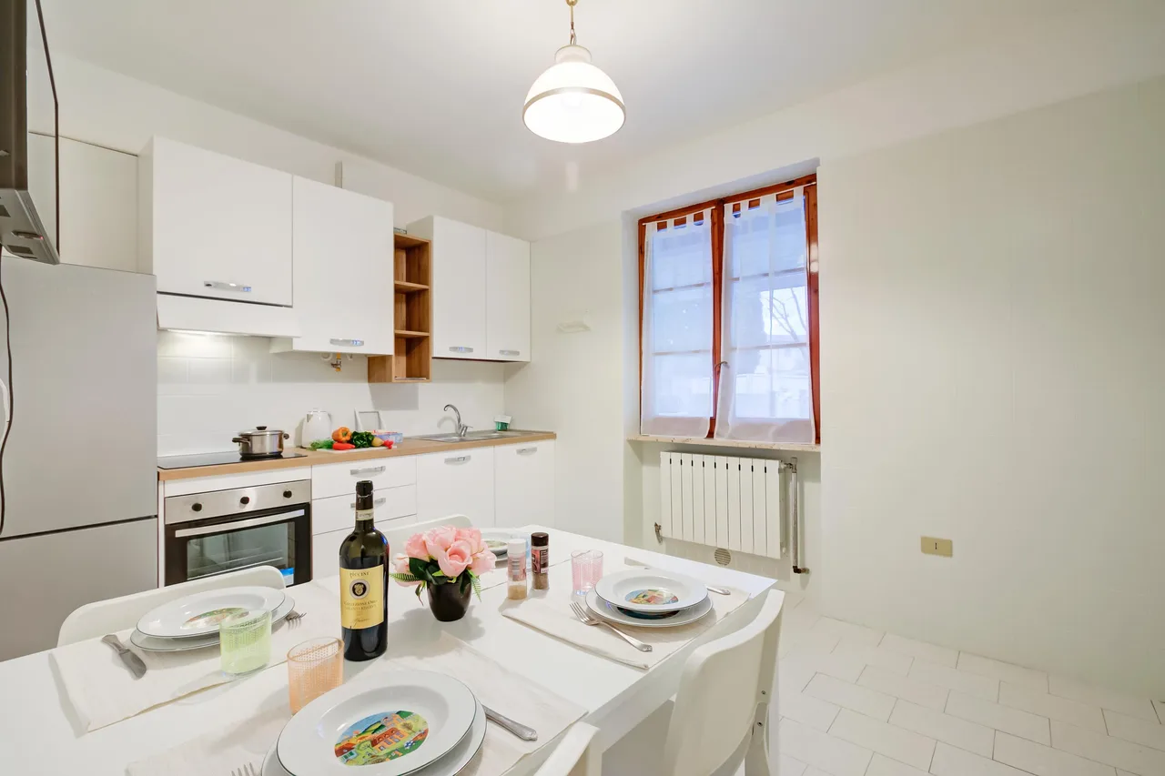 Villa Fiorita - Apt 1 - Violetta near lake, shops & AC photo 4