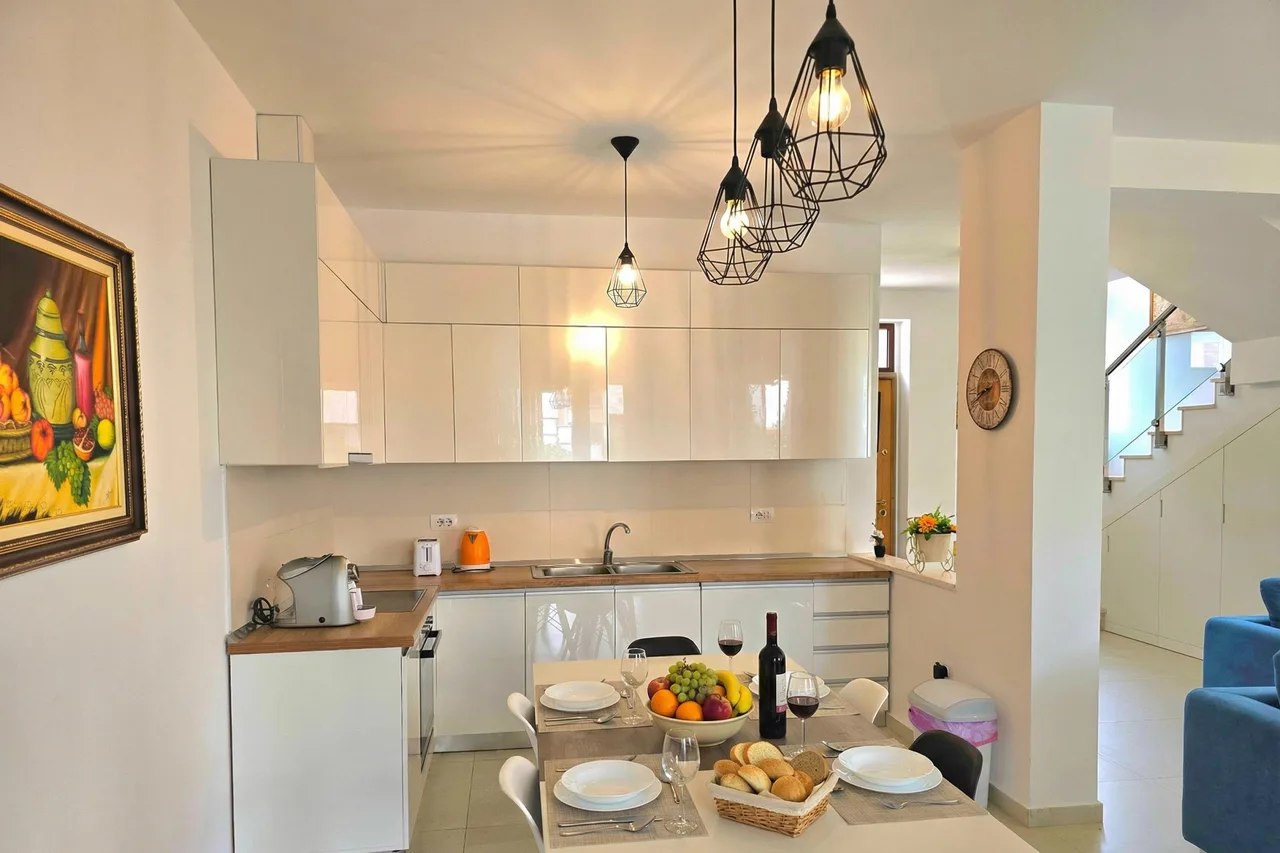 Beachfront Luxury Villa in Lalzit Bay photo 4