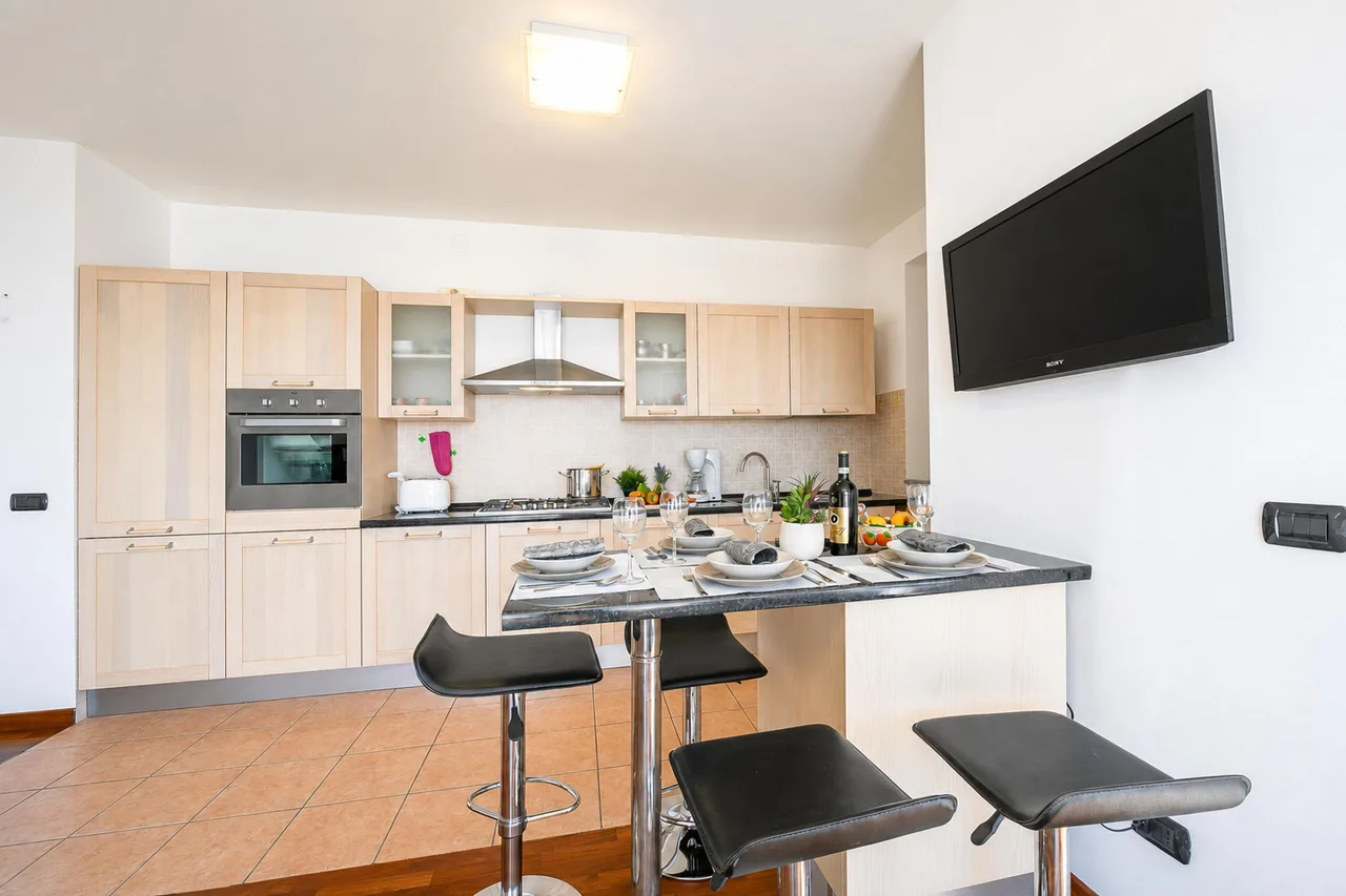 Panoramic Lake View Apartment in Stresa photo 4