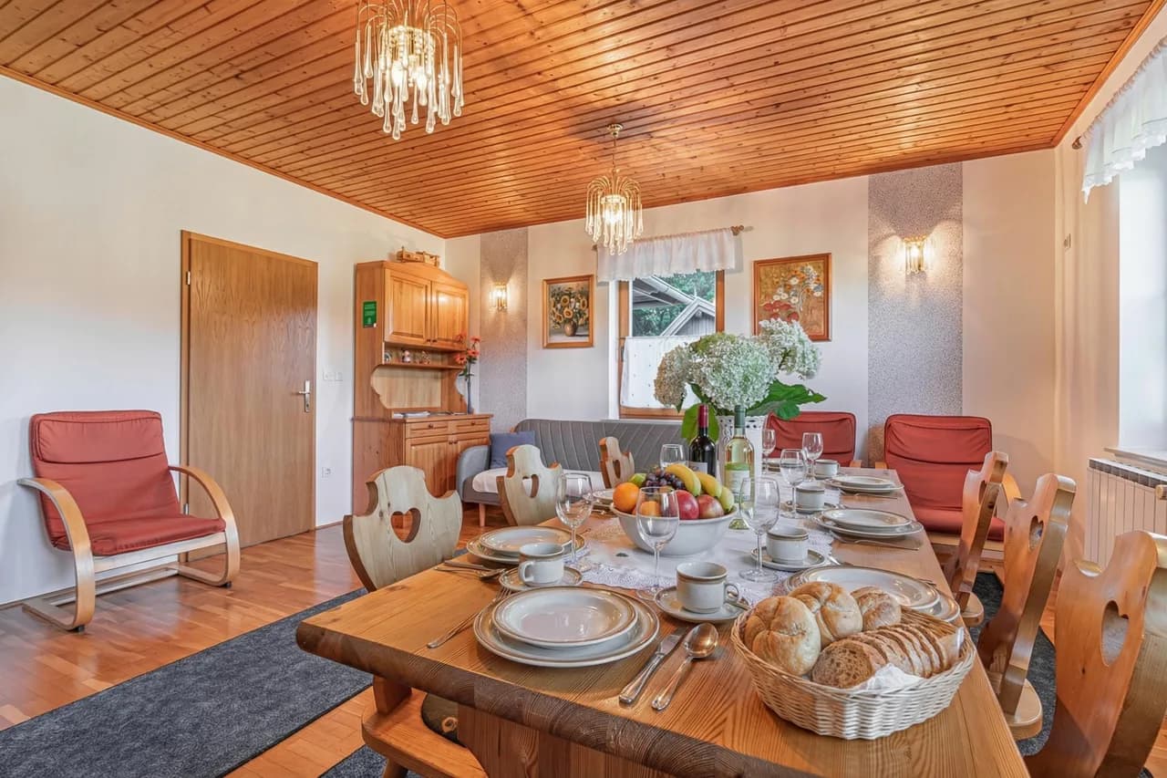 Charming Garden Vacation Home in Cirkulane photo 3