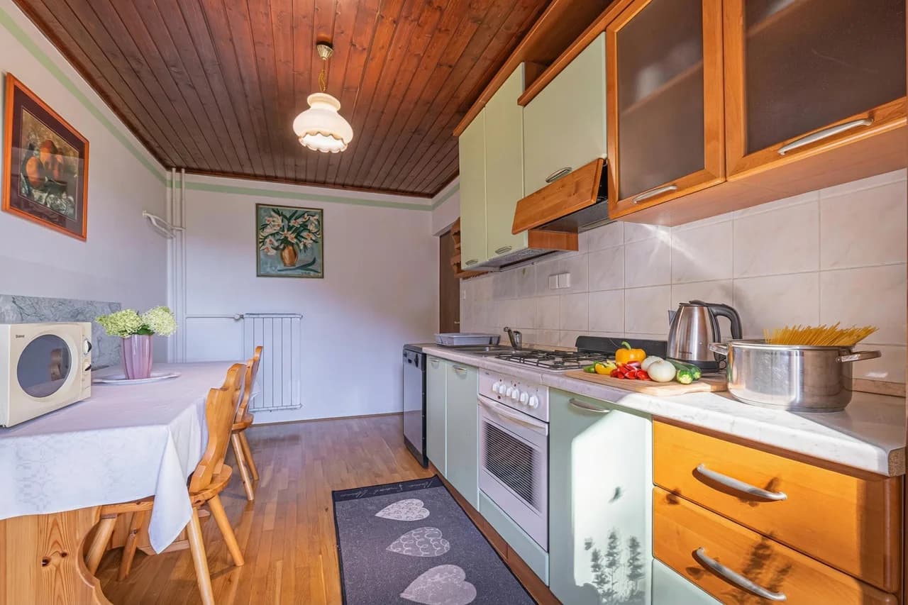Charming Garden Vacation Home in Cirkulane photo 5