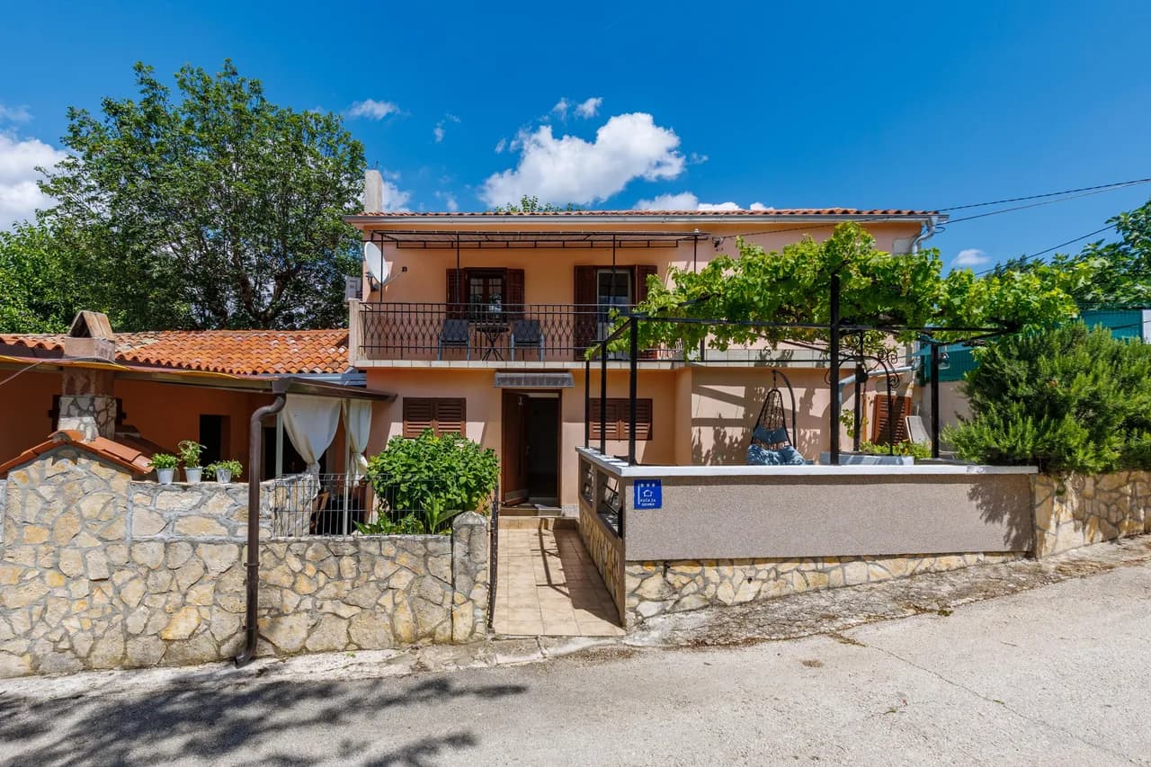 Private Pool Vacation Home in Labin photo 2