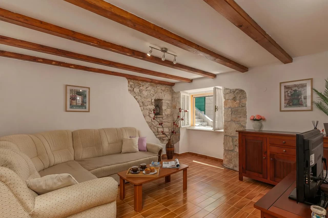 Private Pool Vacation Home in Labin photo 4