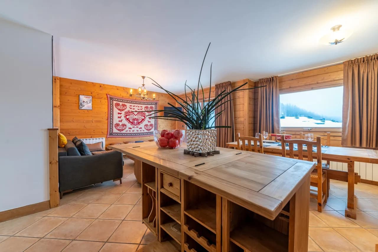 Apt BecD1 Cosy 3BR Chalet Apartment w/ Terrace & Views photo 3
