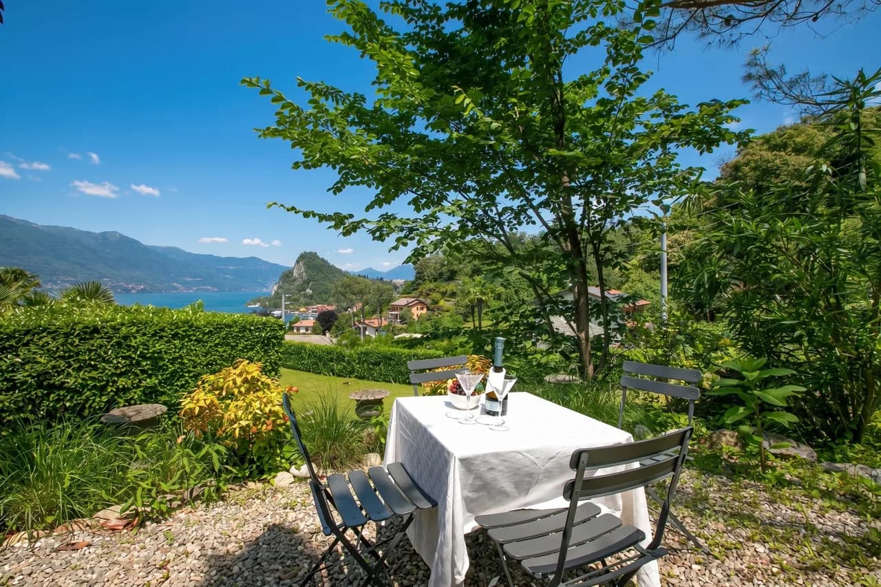 Hillside Villa with Panoramic Views in Lago Maggiore photo 3