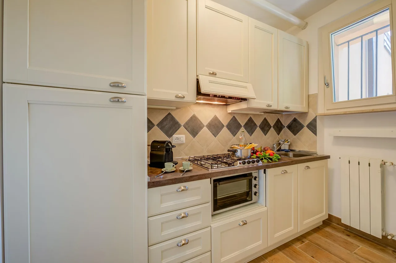 Charming Apartment With Shared Pool in Padenghe Sul Garda photo 5