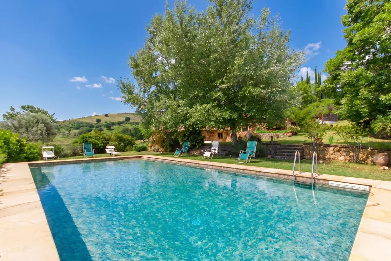 Private Pool Villa in Messina