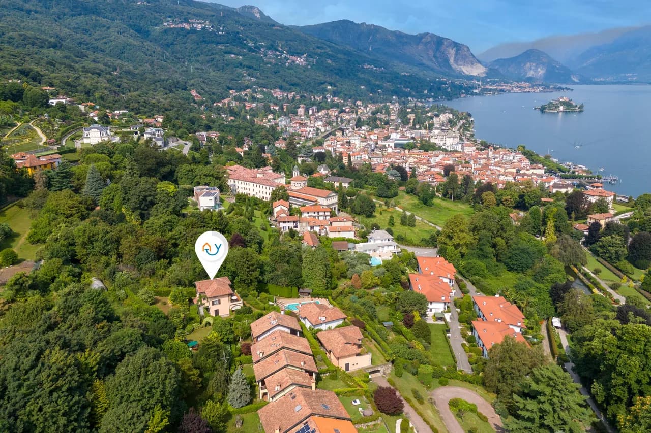 Terrace Townhome in Stresa, Piedmont, Italy photo 5