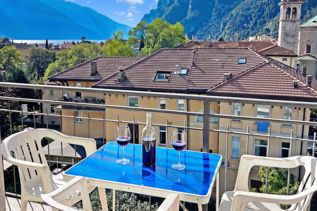 Scenic Lake-View Apartment in Riva del Garda photo 3