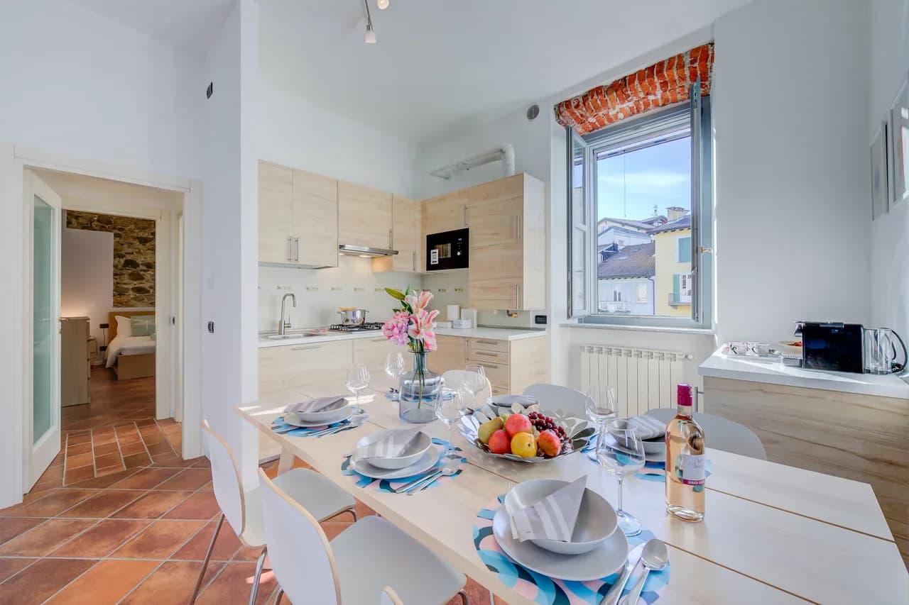 Historic Lakefront Apartment in Arona photo 4