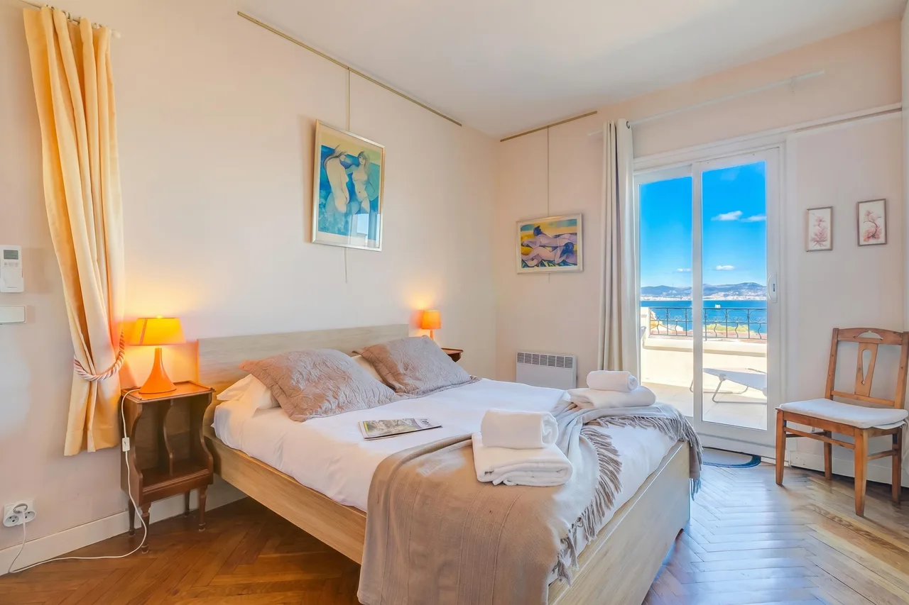 Sea And Mountain View Apartment in Antibes photo 4