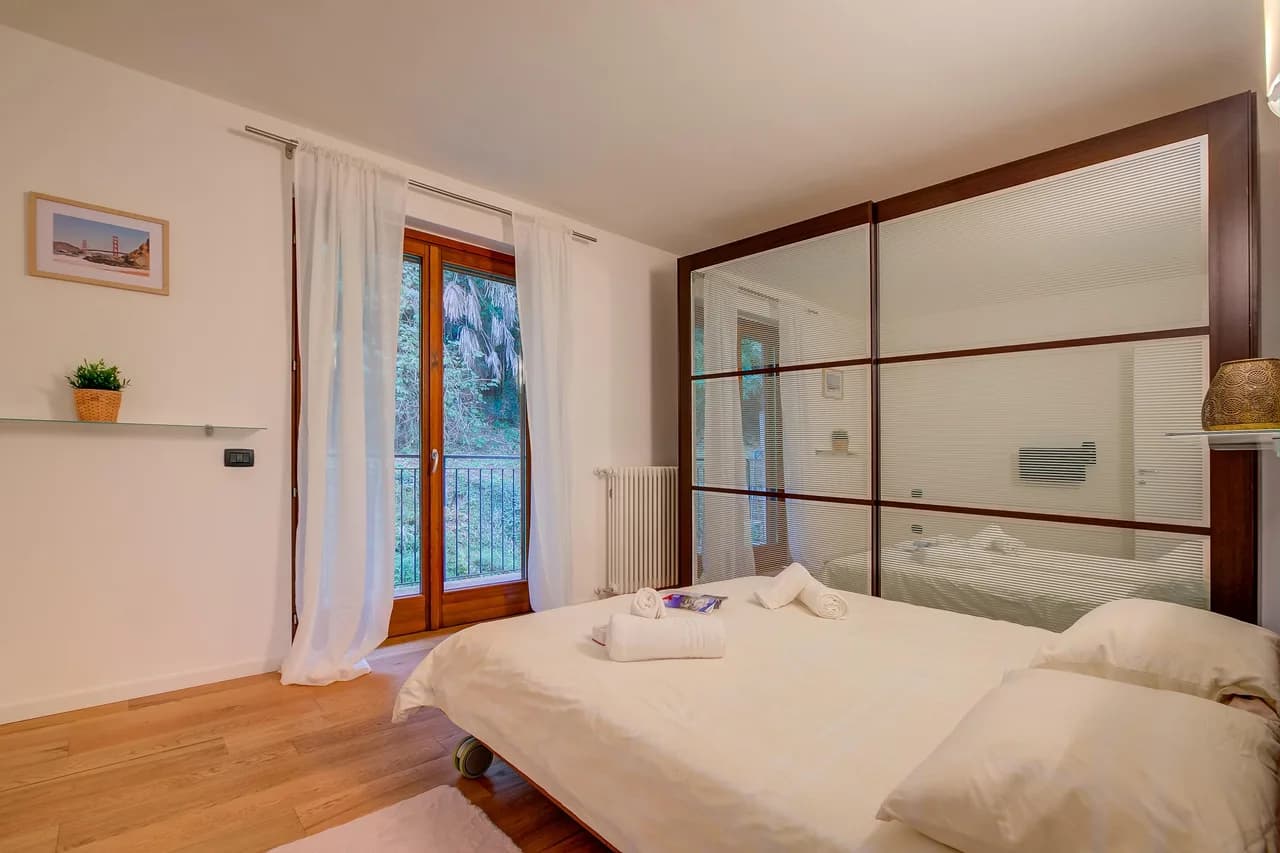 Lakeview Apartment with Swimming Pool in Leggiuno photo 4