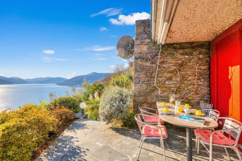 Casa brighella Brissago with Lake View