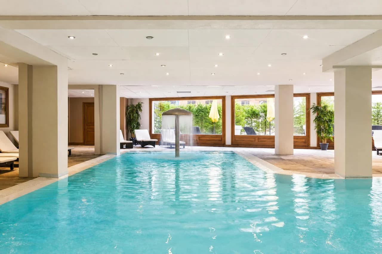 V Buet 52: Beside Ski Lift; Pool, Sauna & Gym photo 2