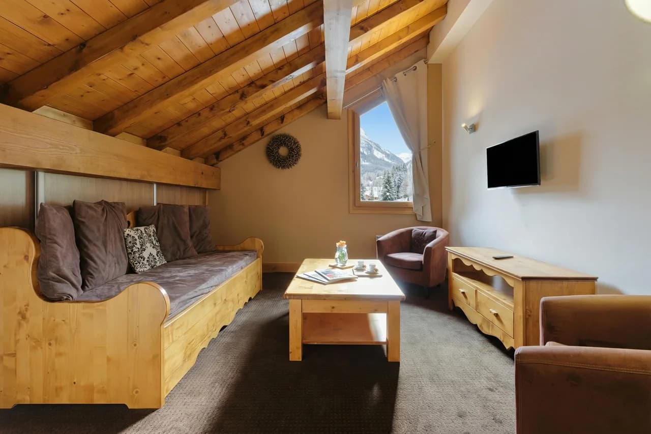 V Buet 52: Beside Ski Lift; Pool, Sauna & Gym photo 3
